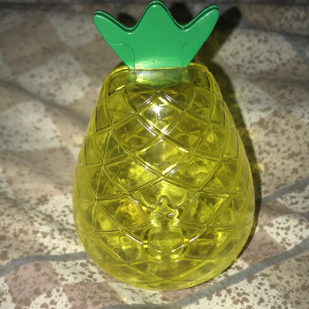 Beauty blender holder~pineapple~